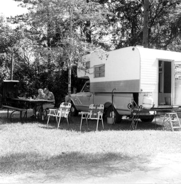 File:Unidentified people camping at Torreya State Park- Rock Bluff, Florida (6992563520).jpg