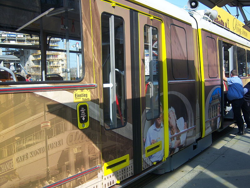 File:Vienna Ring Tram 12.JPG