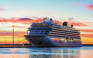 Viking Sky (ship, 2017) - Sète - December 2018.jpg