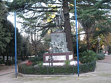 Il monumento ai caduti nella villa comunale