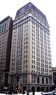 Seen from Union Square, to the southwest W New York Union Square.jpg