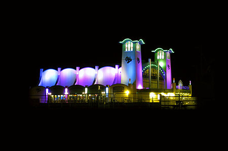 Wellington Pier at night