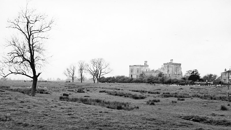 File:Wressle Castle, 1961.jpg