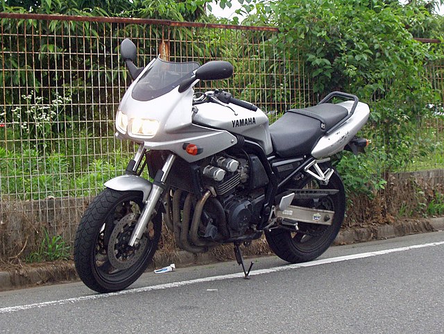 ヤマハ・FZ400 - Wikipedia