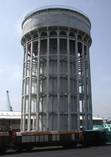 File:'Salt' Water Tower, Goole - geograph.org.uk - 456235.jpg