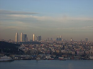 İstanbul - Yavuz Selim Camii bahçesinden Haliç - Mart 2013 - r11.JPG
