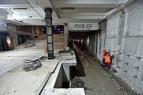 Вид на лестницу в вестибюль и портал тоннеля в ходе реконструкции 16 августа 2020 года