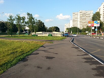 Как доехать до Славянский бульвар на общественном транспорте