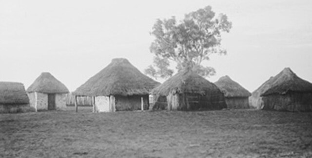Dwellings accommodating Aboriginal families at Hermannsburg Mission, Northern Territory, 1923
