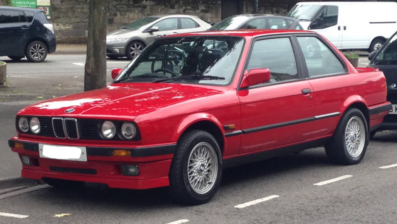 File:1988 BMW 316i Front.png