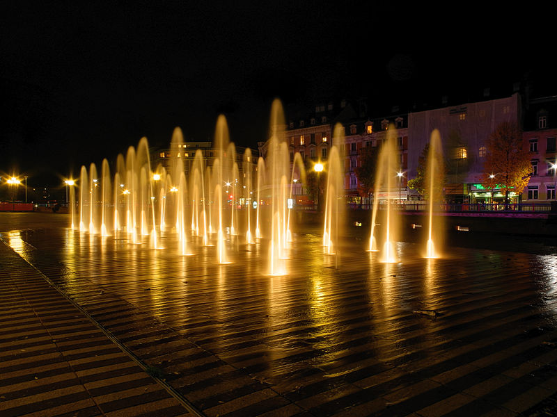 File:2013-10-23 21-26-12-fontaine-pl-corbis.jpg