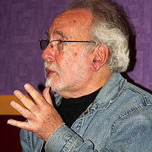 Beagle talking to readers in Rochester, Minnesota in 2014