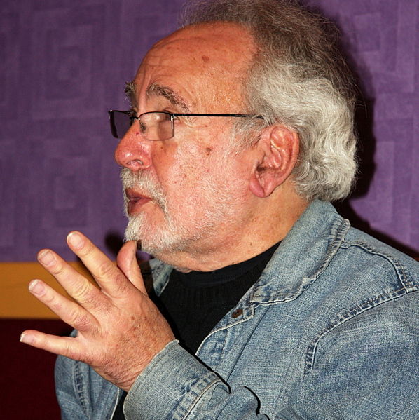 Beagle talking to readers in Rochester, Minnesota in 2014
