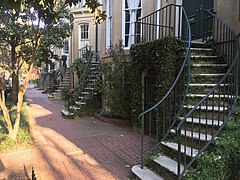 424 East Charlton Street, a bookend of McDonough Row