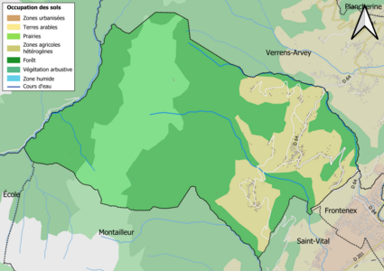 Barevná mapa znázorňující využití půdy.