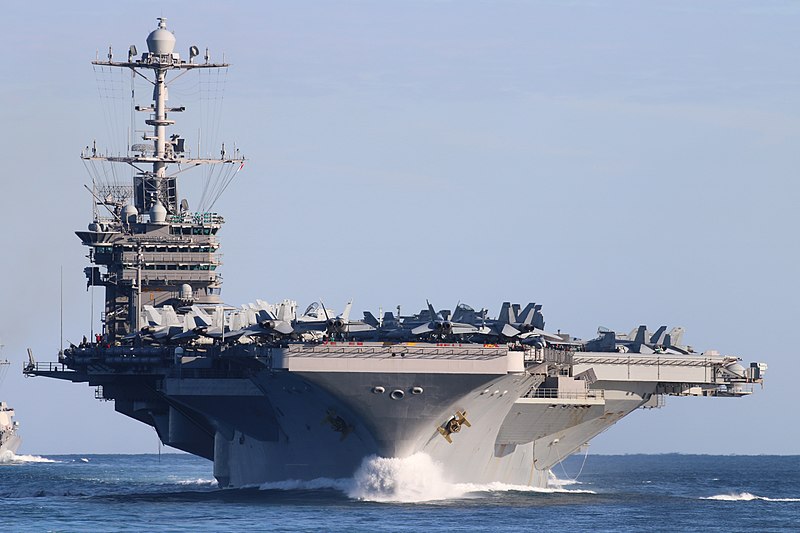 File:A U.S. Navy aircraft carrier transits the Atlantic Ocean. (25297093017).jpg