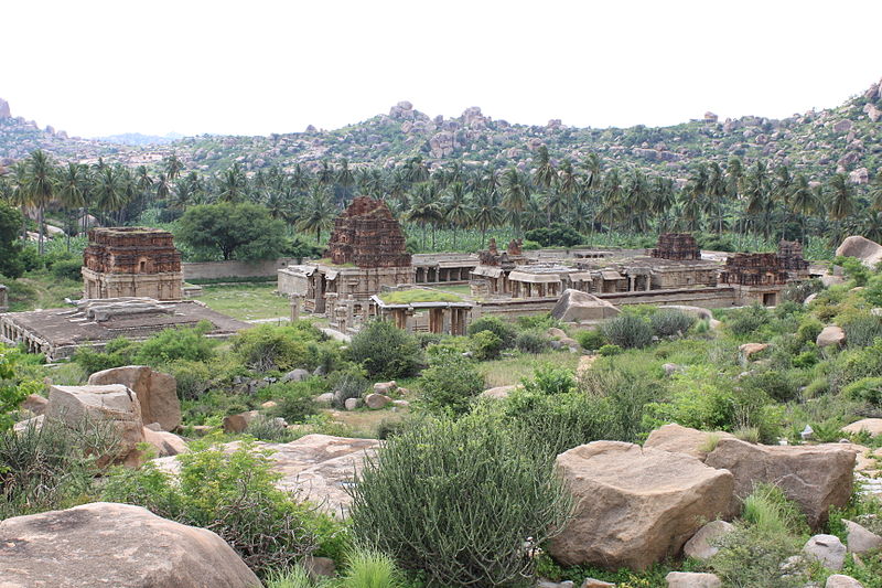 File:Achyutaraya (Triuvengalantha) Temple, Hampi.JPG