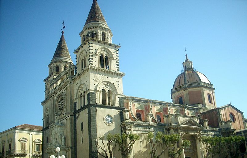 File:Acireale piazza duomo1.jpg