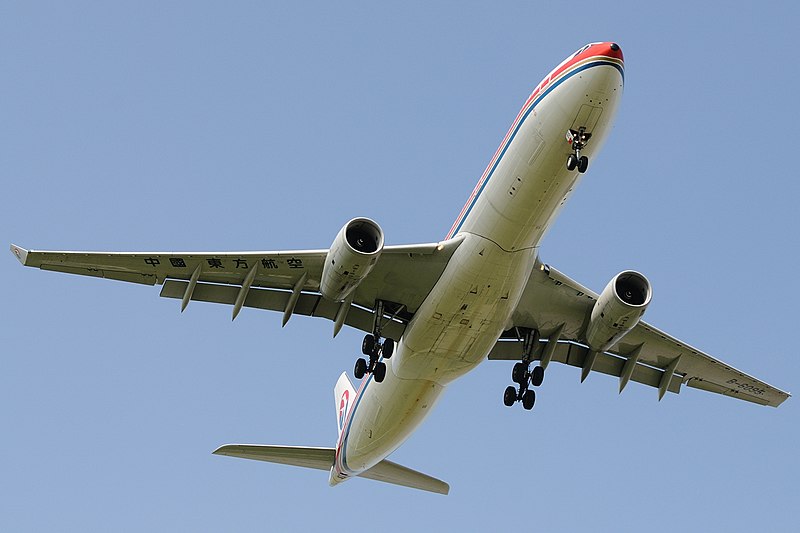 File:Airbus A330-343X, China Eastern Airlines JP6703278.jpg