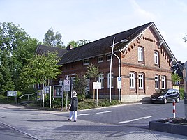 Поранешно училиште (1888-1974) во Велинсбител, денес здравствен центар и детска градинка.