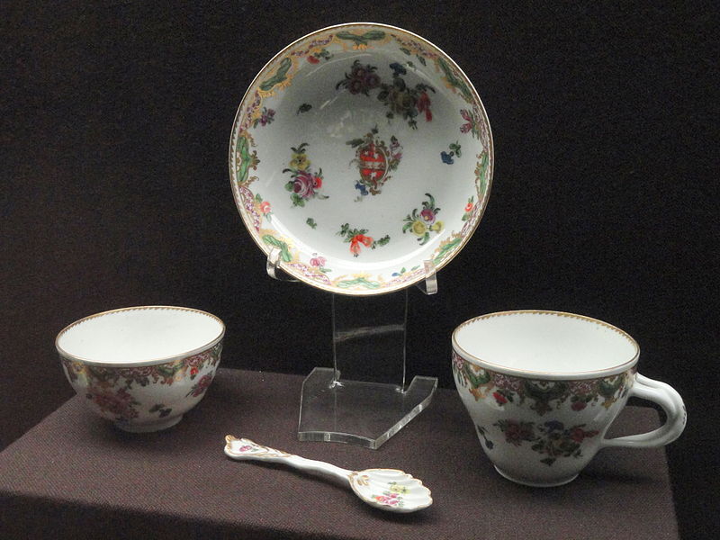 File:Armorial teacup, coffee cup, spoon and saucer from the Daniel Ludlow service, c. 1775-1778, Bristol China Manufactory, hard-paste porcelain, overglaze enamels, gilding - Gardiner Museum, Toronto - DSC00763.JPG