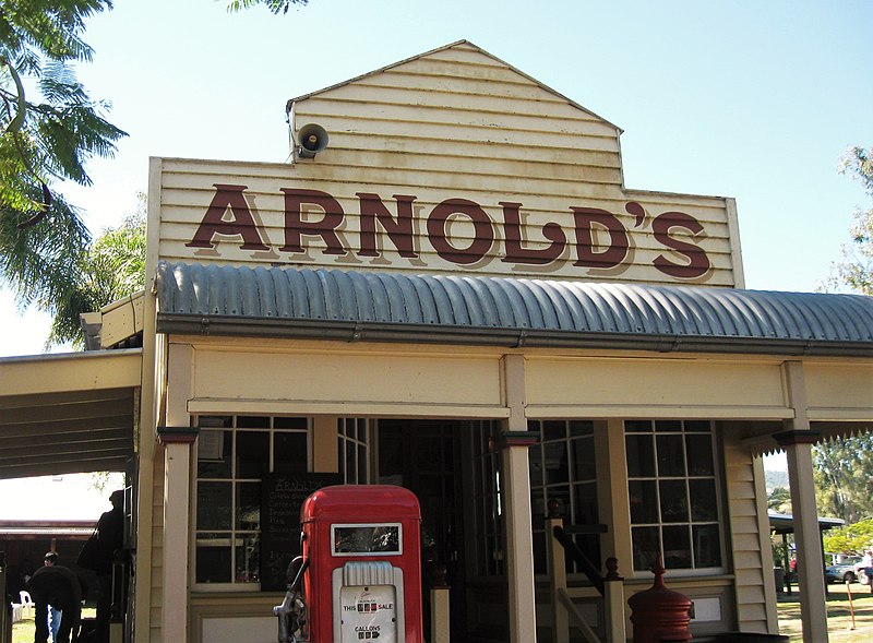 File:ArnoldsCultural2012d.jpg