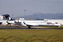 A Shandong Airlines Bombardier CRJ700ER at Qingdao Airport