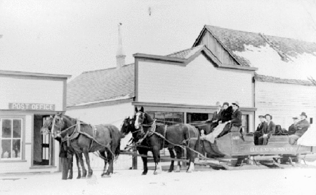 BC Express sleigh at Quesnel BC Express sled at Quesnel.gif