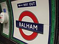 Roundel on northbound Northern line platform