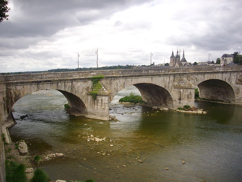 File:Blois - pont Jacques-Gabriel (19).jpg