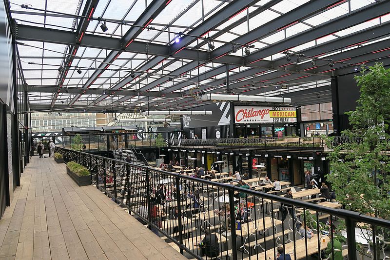 File:Boxpark Croydon - interior view.jpg