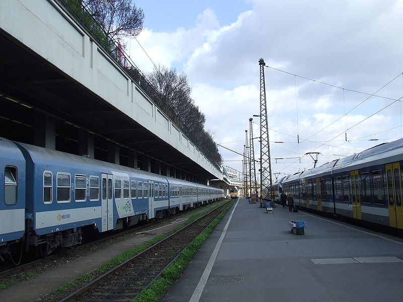 File:Budapest, Nyugati pályaudvar 9.jpg