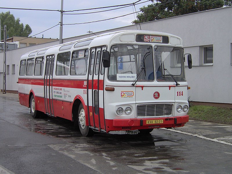 File:Bus ŠL11 Karlovy Vary.jpg