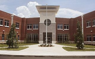 <span class="mw-page-title-main">Crystal River High School</span> Public school in Crystal River, Citrus, Florida, United States