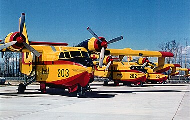 Avion citerne amphibie : Canadair CL-215