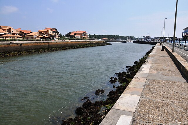 File:Canal-d-Hossegor-2.JPG