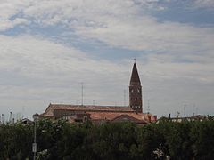 A catedral e o campanário vistos da praia leste