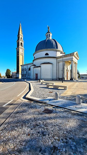 File:Chiesa di San Michele Arcangelo di Piave (vista da via G. Garibaldi).jpg
