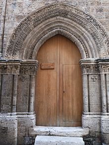 Portal of the Church of Saint Thomas.