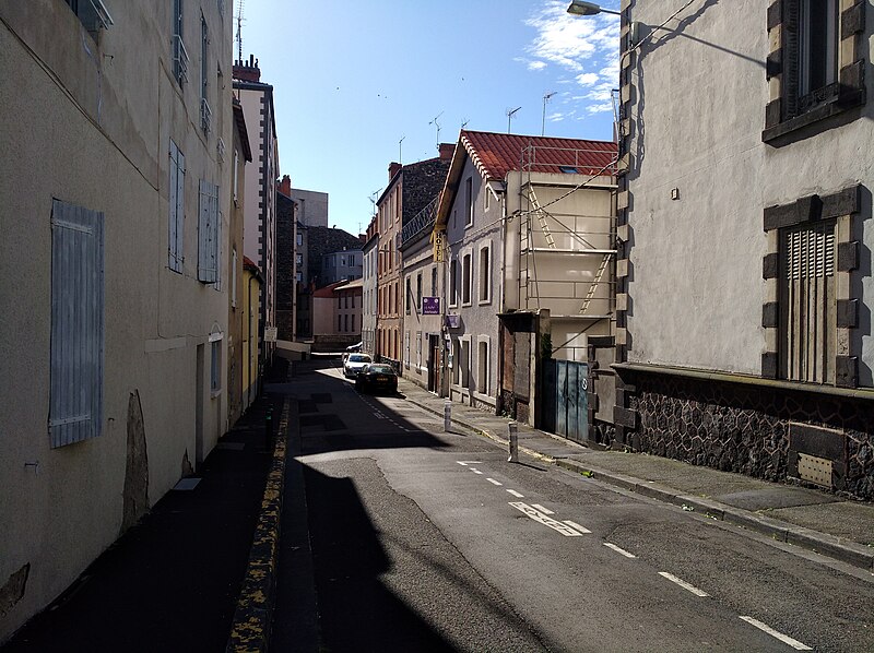 File:Clermont-Ferrand - Rue d'Aigueperse 2 (juil 2020).jpg