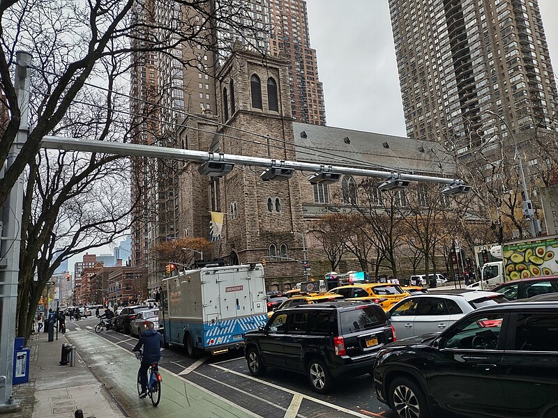 File:Congestion pricing cameras 9th Av 2023 jeh.jpg