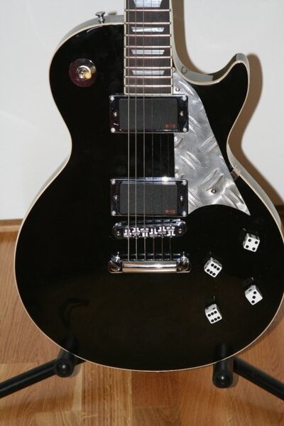 File:Customlespaul.jpg