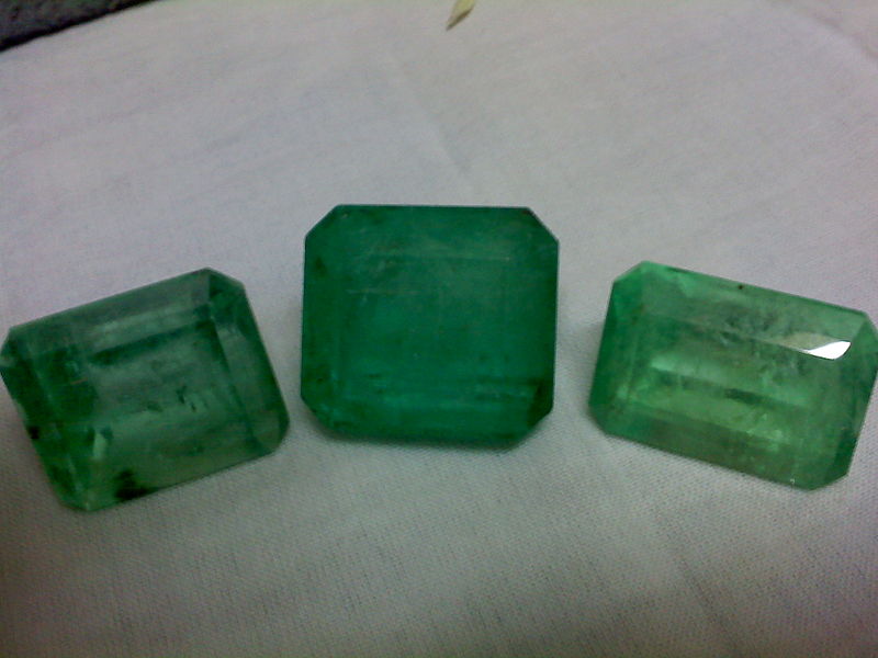 File:Cut emerald stones (6).jpg