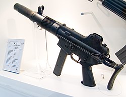 Daewoo K7 SMG en Defendo-Azio 2006 0.jpg