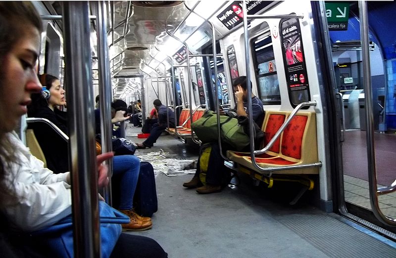 File:DentrodelSubte-EstaciónCatedral.JPG