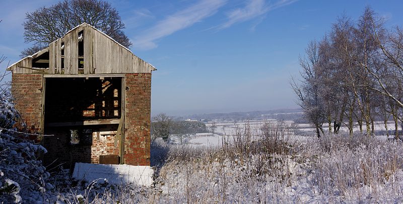 File:Derelict Barn and Fields, East Harlsey (geograph 3344705).jpg