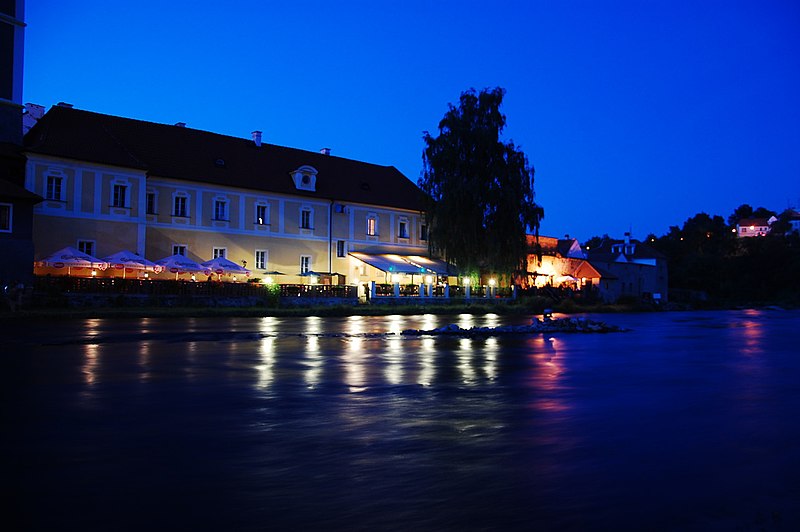 File:Dinner at Cesky Krumlov - Czech Republic - panoramio.jpg