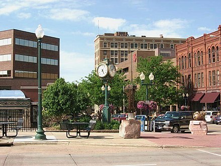 Sioux Falls, with a population of around 192,000, is the largest city in South Dakota.