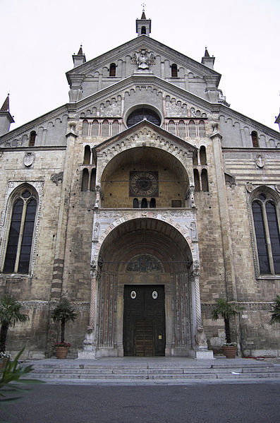 File:Duomo di VR.jpg