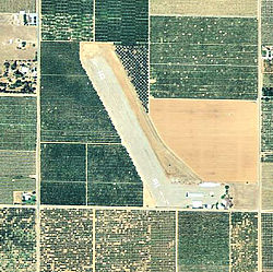Eckert Field Havalimanı - California.jpg